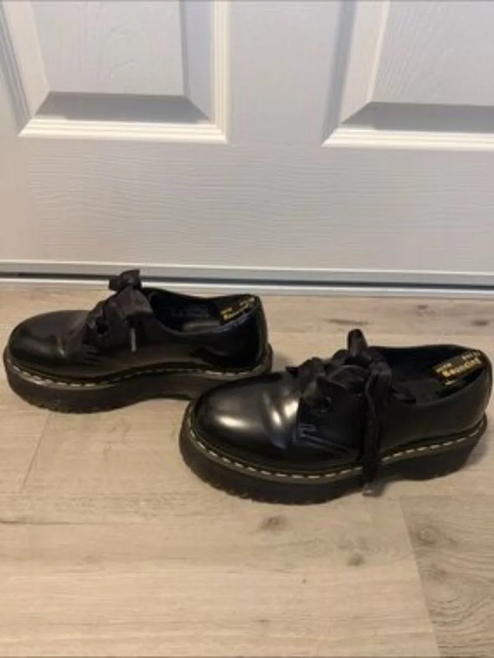 Dr. Martens Black Holly Platform shoes